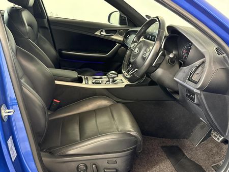 2018-Kia-Stinger-33-V6-GT_8