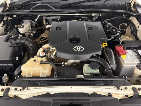 2018-Toyota-Hilux-24-GD-6-Raised-Body-SRX-Extended-Cab_9
