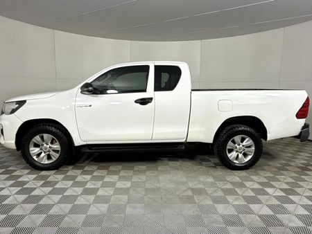 2018-Toyota-Hilux-24-GD-6-Raised-Body-SRX-Extended-Cab_14