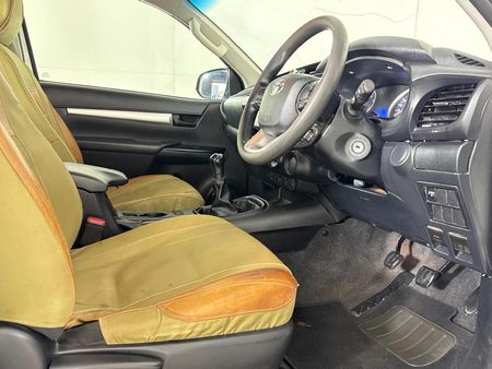 2018-Toyota-Hilux-24-GD-6-Raised-Body-SRX-Extended-Cab_7
