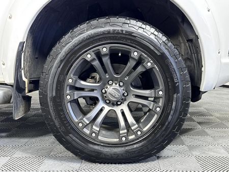 2017-Nissan-Navara-23D-LE-4x4-Auto-Double-Cab_4