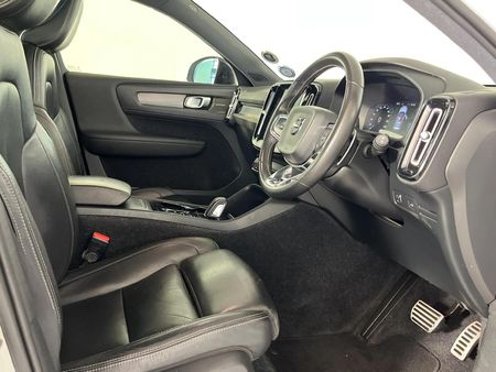 2018-Volvo-XC40-D4-Momentum-AWD_9