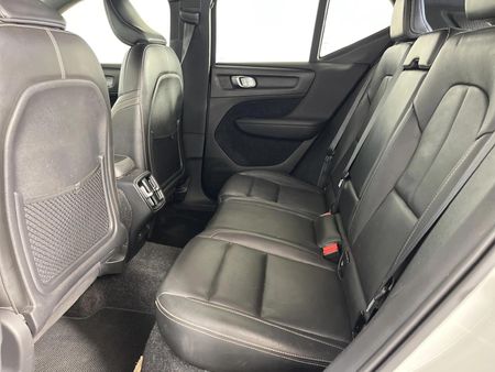 2018-Volvo-XC40-D4-Momentum-AWD_3