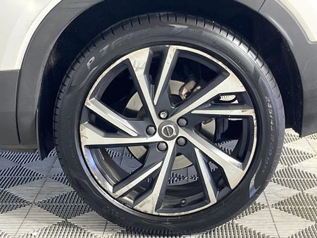2018-Volvo-XC40-D4-Momentum-AWD_6