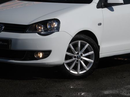 2014-Volkswagen-Polo-Vivo-14-Trendline-5-dr_3