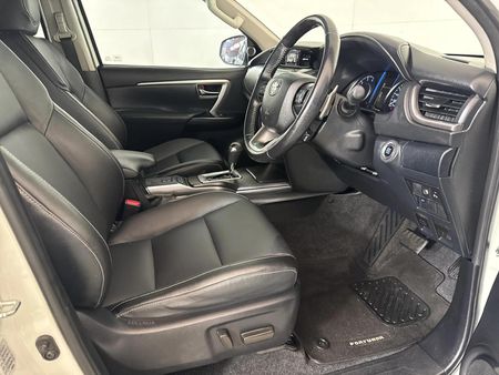 2021-Toyota-Fortuner-28-GD-6-Raised-Body-Auto_9