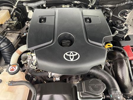 2025-Toyota-Fortuner-24-GD-6-RB-Auto_12