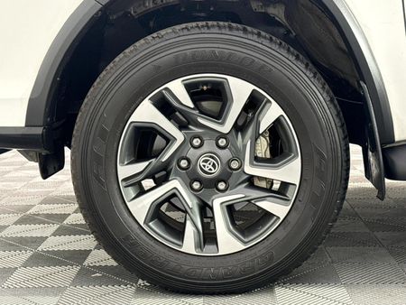2025-Toyota-Fortuner-24-GD-6-RB-Auto_4