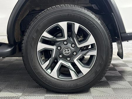 2025-Toyota-Fortuner-24-GD-6-RB-Auto_6