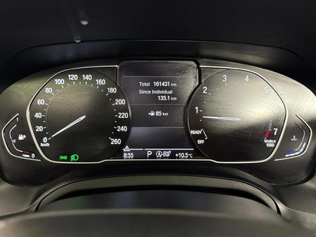 2020-BMW-3-Series-318i_2