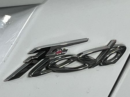 2017-Ford-Fiesta-14-Ambiente-5-dr_11