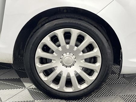 2017-Ford-Fiesta-14-Ambiente-5-dr_5