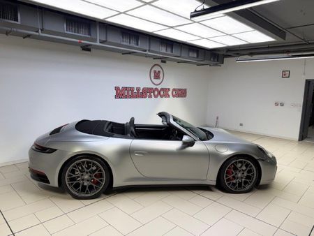 2020-Porsche-911-Carrera-4S-Cabriolet_10