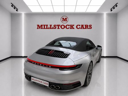 2020-Porsche-911-Carrera-4S-Cabriolet_4