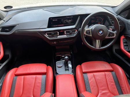 2021-BMW-1-Series-M135i-xDrive_8