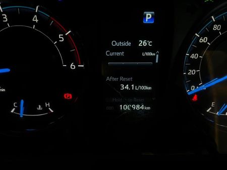 2021-Toyota-Hilux-28-GD-6-Raised-Body-Legend-Auto-Double-Cab_7