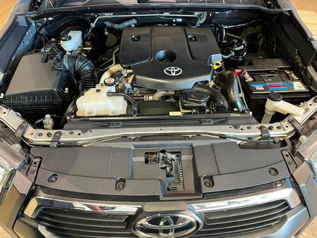 2021-Toyota-Hilux-28-GD-6-Raised-Body-Legend-Auto-Double-Cab_8