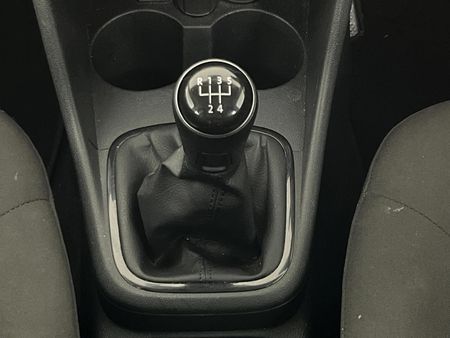 2025-Volkswagen-Polo-Vivo-14-Life_10