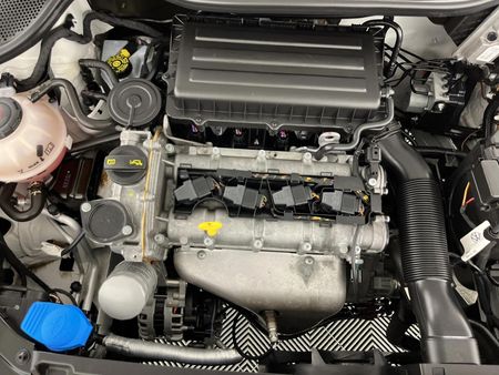 2025-Volkswagen-Polo-Vivo-14-Life_12
