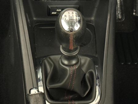 2015-Renault-Megane-III-12T-GT-Line-Coupe-3-dr_9