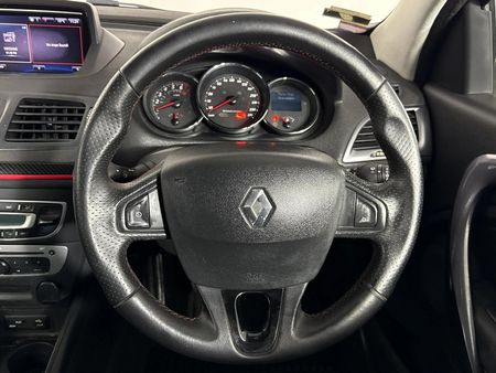 2015-Renault-Megane-III-12T-GT-Line-Coupe-3-dr_10