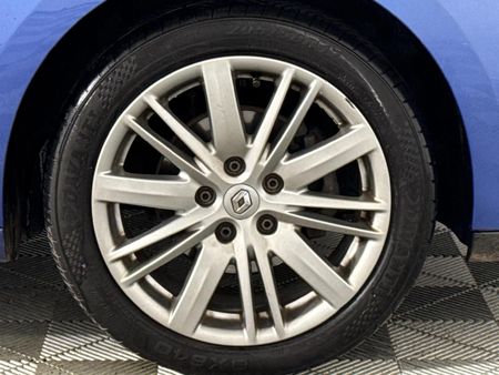 2015-Renault-Megane-III-12T-GT-Line-Coupe-3-dr_4