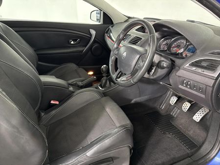 2015-Renault-Megane-III-12T-GT-Line-Coupe-3-dr_8