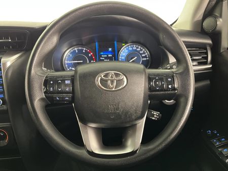 2023-Toyota-Fortuner-24-GD-6-RB-Auto_9