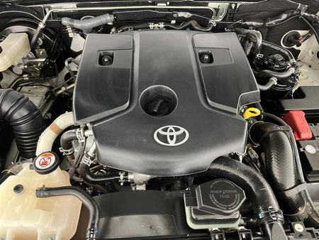 2023-Toyota-Fortuner-24-GD-6-RB-Auto_10