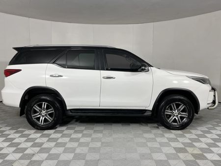 2023-Toyota-Fortuner-24-GD-6-RB-Auto_14