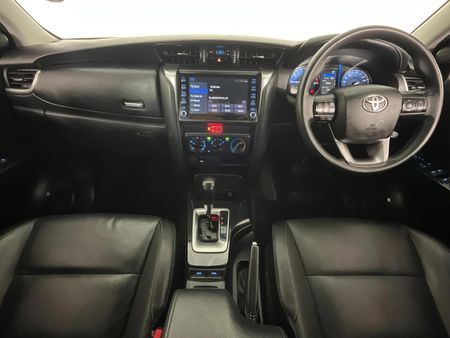 2023-Toyota-Fortuner-24-GD-6-RB-Auto_1
