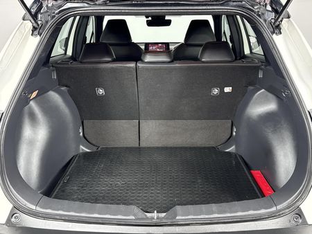 2023-Toyota-Corolla-Cross-18-GR-S_14