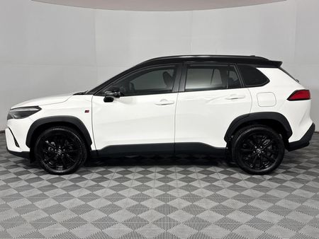 2023-Toyota-Corolla-Cross-18-GR-S_19