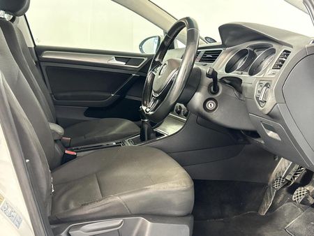 2014-Volkswagen-Golf-VII-14-TSI-Comfortline_9