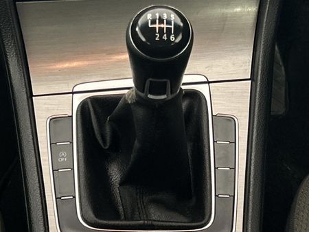 2014-Volkswagen-Golf-VII-14-TSI-Comfortline_10