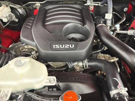 2022-Isuzu-D-Max-19-DDI-HR-LS-Auto-Double-Cab_14