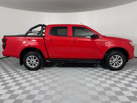 2022-Isuzu-D-Max-19-DDI-HR-LS-Auto-Double-Cab_18