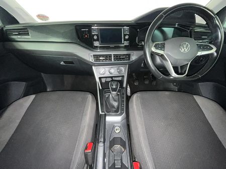 2022-Volkswagen-Polo-10-TSI-Life_1