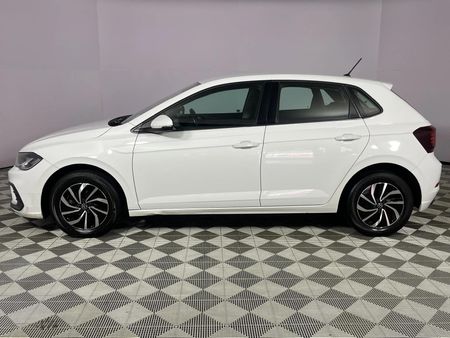 2022-Volkswagen-Polo-10-TSI-Life_19