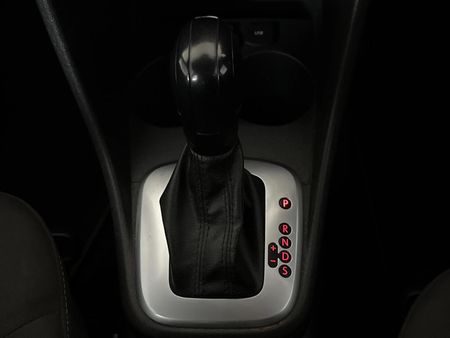 2024-Volkswagen-Polo-Vivo-16-Life_8