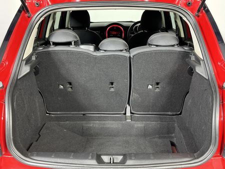 2015-MINI-Hatch-One-12T-5-dr_14