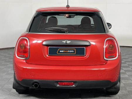 2015-MINI-Hatch-One-12T-5-dr_18