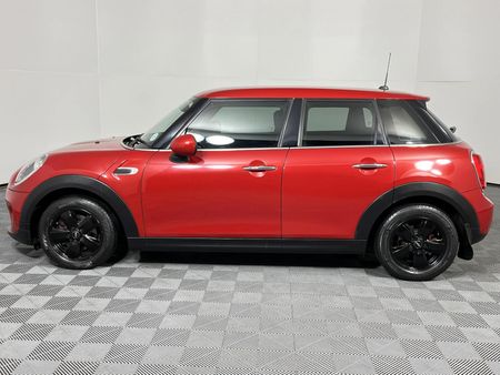2015-MINI-Hatch-One-12T-5-dr_19