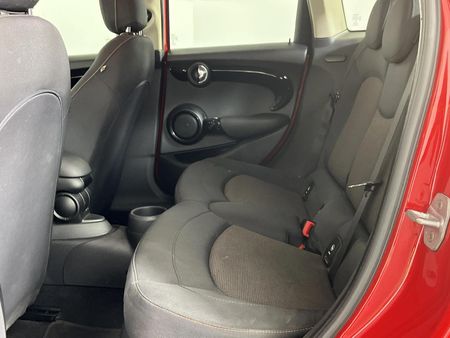 2015-MINI-Hatch-One-12T-5-dr_3