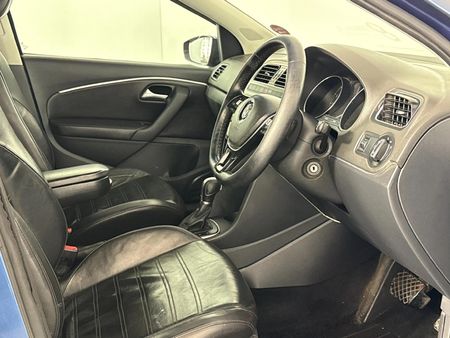 2015-Volkswagen-Polo-12-TSI-Highline-81kW_9