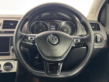 2015-Volkswagen-Polo-12-TSI-Highline-81kW_12