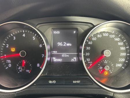 2015-Volkswagen-Polo-12-TSI-Highline-81kW_2