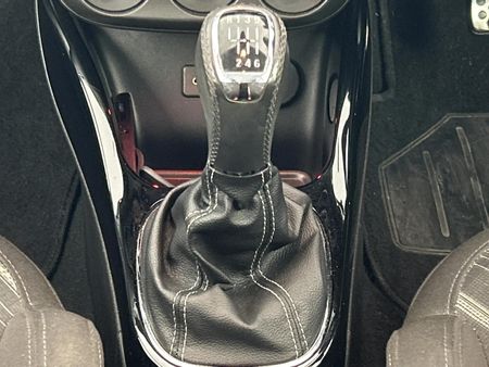 2016-Opel-Corsa-14T-Sport-5-dr_10