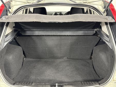 2015-Ford-Figo-14-TDCi-Ambiente_13
