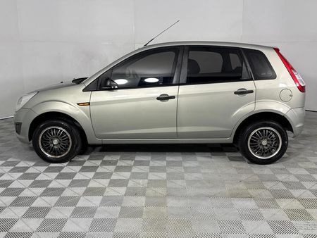 2015-Ford-Figo-14-TDCi-Ambiente_18
